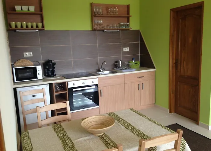 בית הארחה Premium Vendeghaz 3*