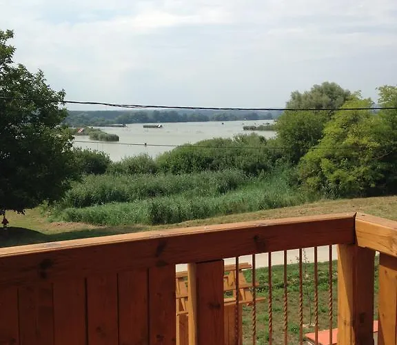 בית הארחה Premium Vendeghaz 3*